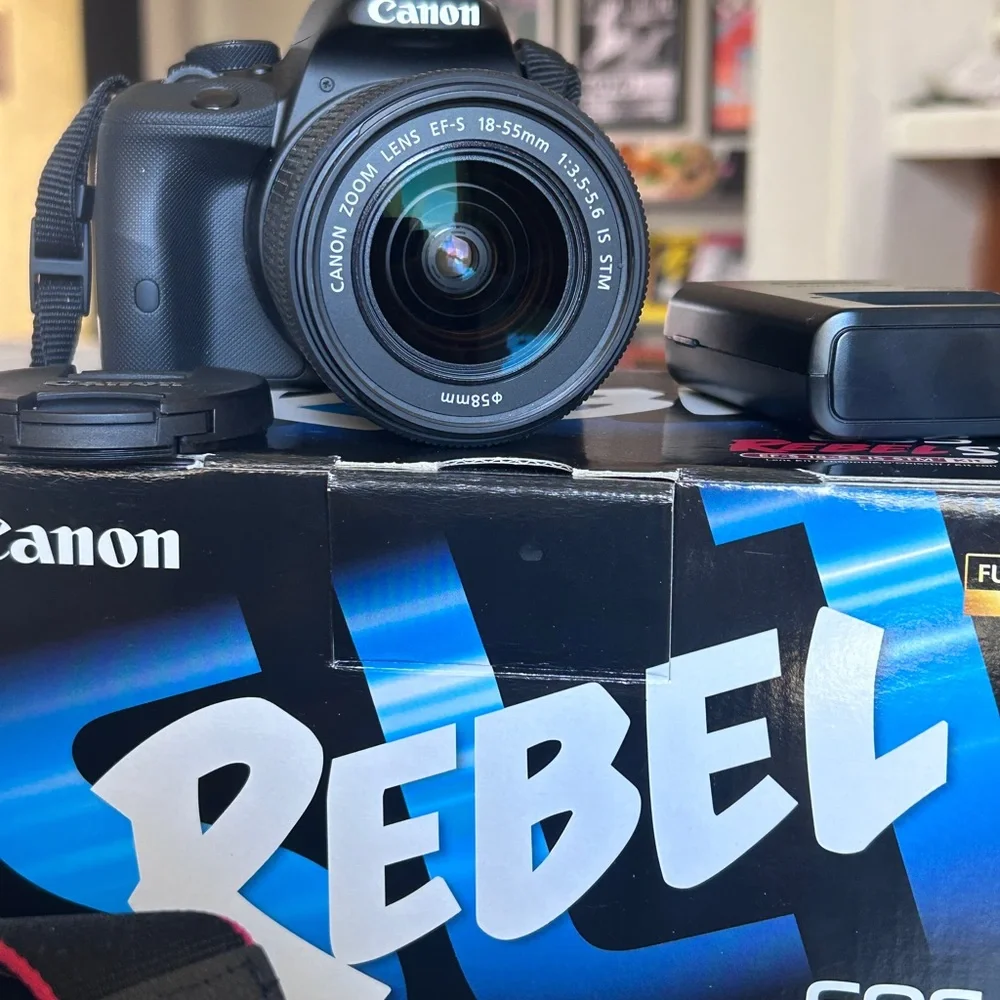 Canon EOS Rebel SL1 Digital SLR Camera with 18-55mm lens Gently Used - Like New - Picture 1 of 6
